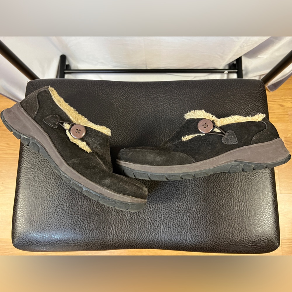 Women’s Guide Gear Lined Shoes Size 9
